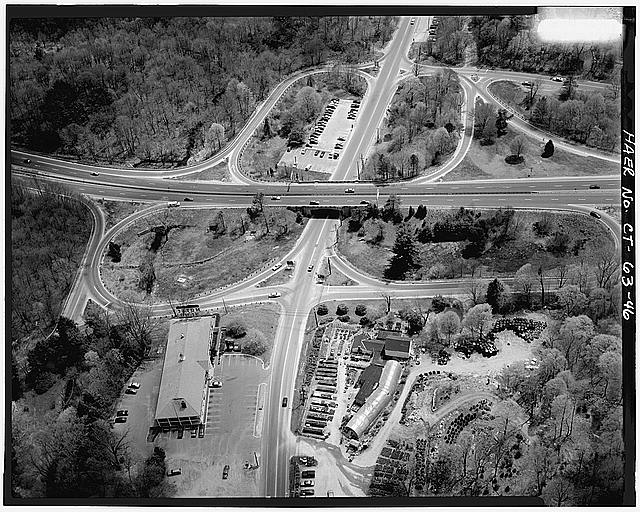Primeiro projeto de hidrossemeadura realizado após a descoberta de Maurice Mandell na rodovia de Connecticut, nos Estados Unidos da América